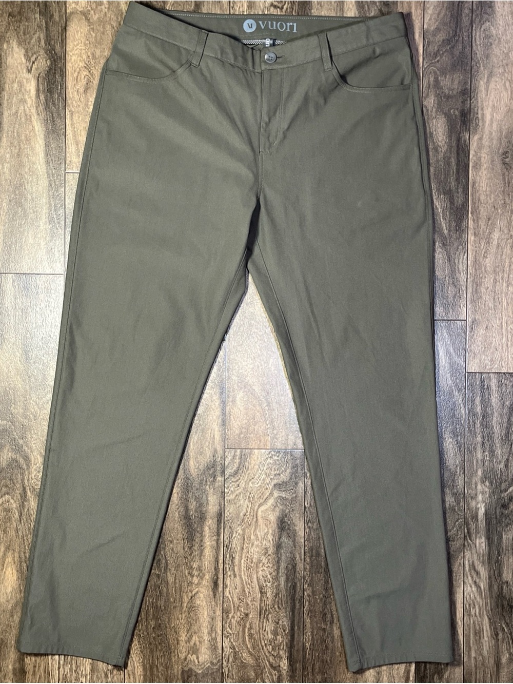 Vuori Meta Pants Mens 34x30 Brown Tapered Slim Fit Golf V430S Stretch Chino EUC